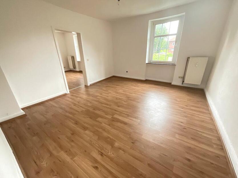 Große 3 Zimmerwohnung in historischem Haus zimmer