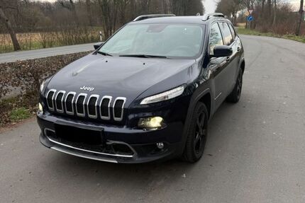 Jeep Cherokee 195.000 km 8.500 &euro; Heiden 46359