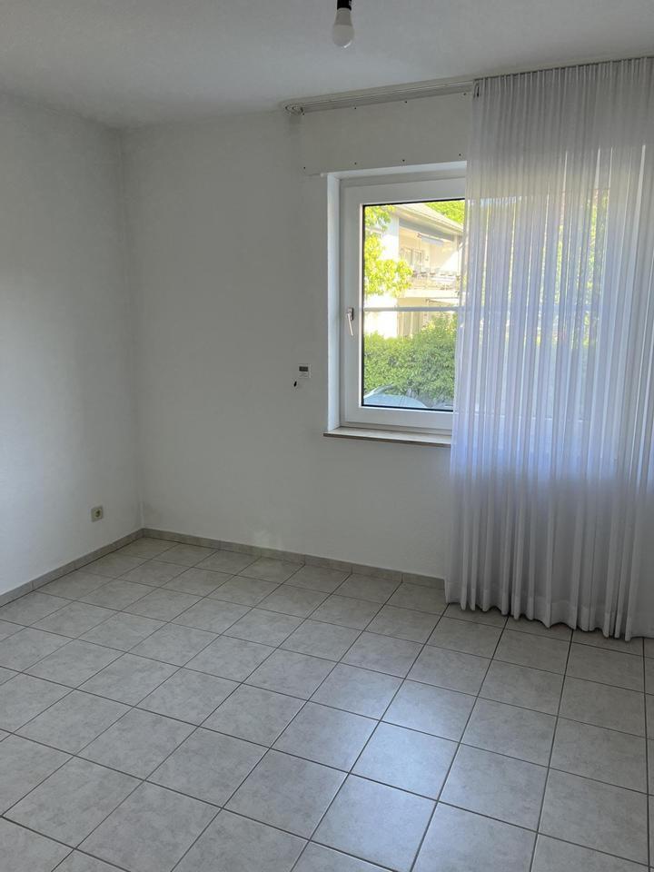 Freie Erdgeschosswohnung 3,5 Raum mit Terrasse und Garage zimmer