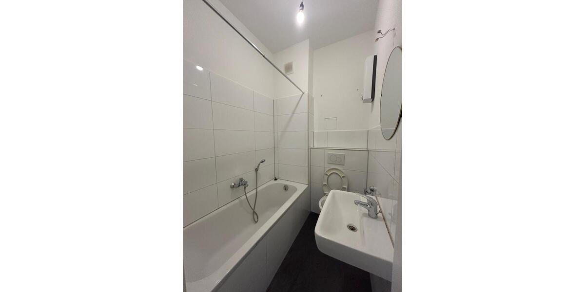 Dachgeschoßwohnung Oberhausen - 2 Zimmer, 47 m&sup2;, 423&euro; | Angebot:25805464
