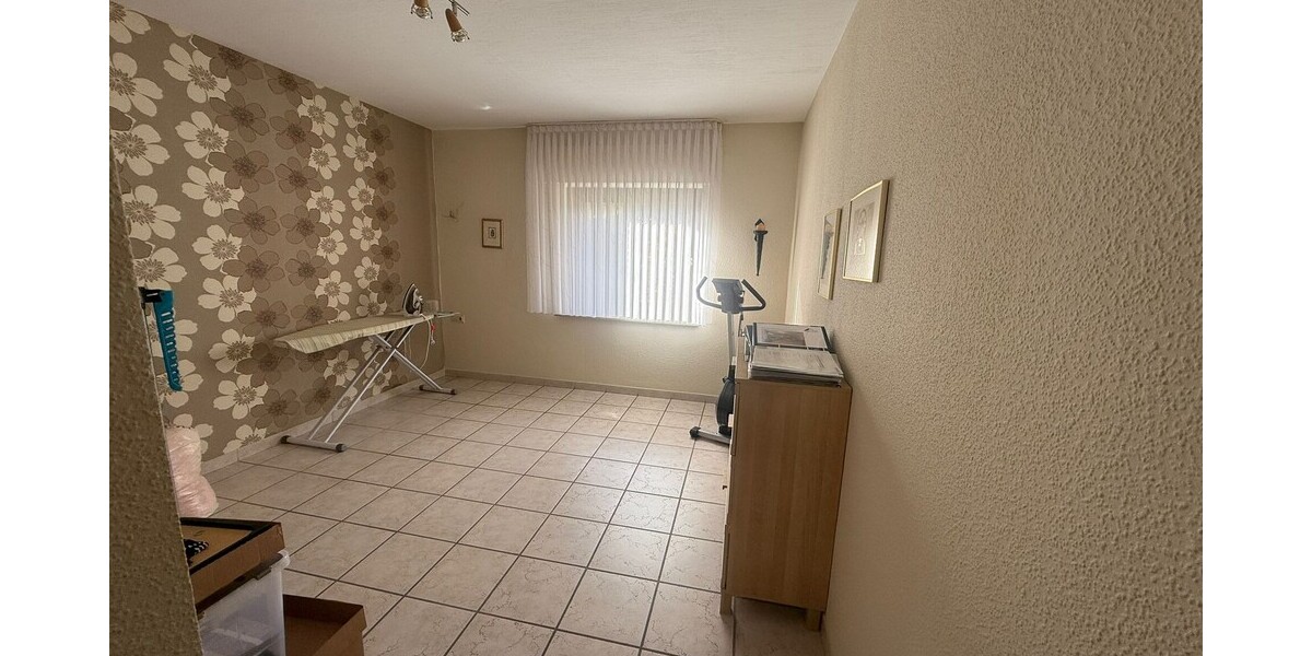 Freistehendes Zweifamilienhaus mit großem Garten in ruhiger Lage von Lünen 8 zimmer