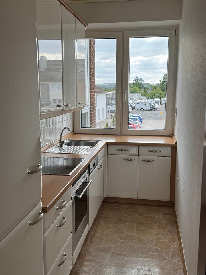 Helle Wohnung mit Balkon und Einbauküche in Mülheim a. d. Ruhr zimmer