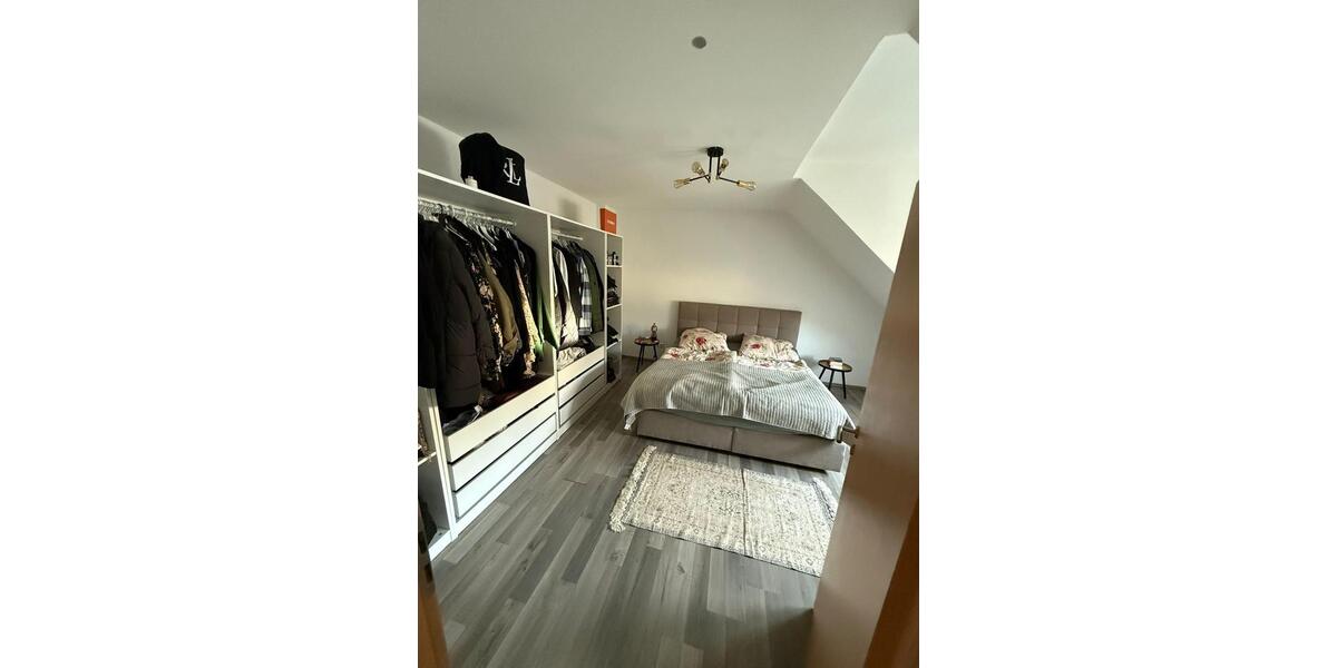 Dachgeschoßwohnung Gelsenkirchen Gelsenkirchen-Mitte - 3 Zimmer, 90 m&sup2;, 700&euro; | Angebot:24826571