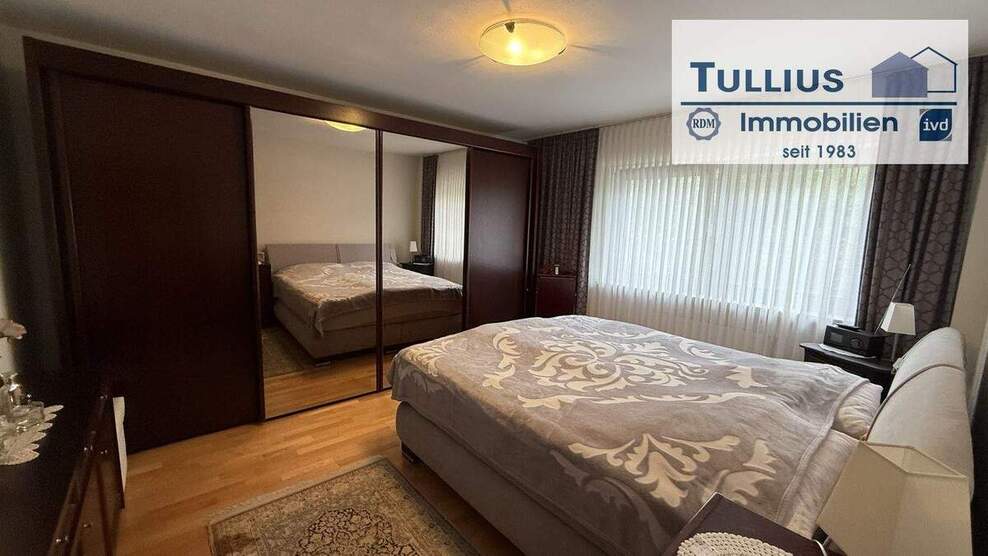 großes Reiheneckhaus mit Terrasse, kleinem Garten und Garage in Essen-Schönebeck 5 zimmer