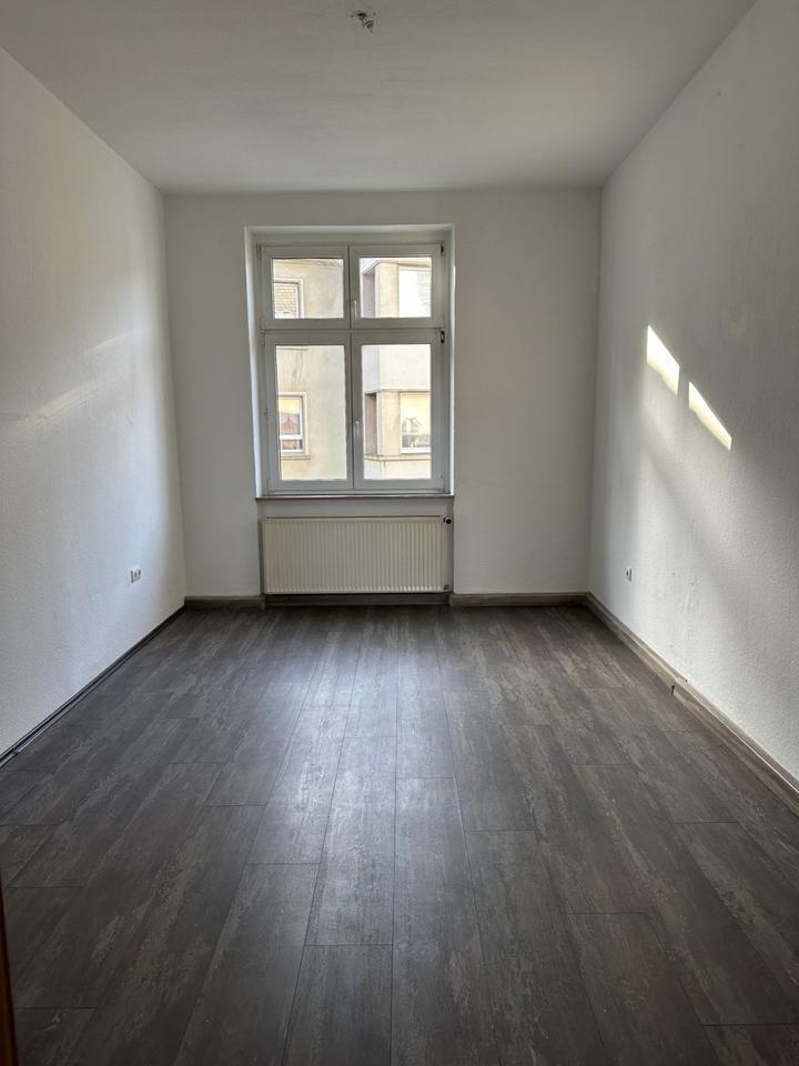 Schöne Altbauwohnung, 2,5 Z. Balkon Badew. Regenwasserd. Pelmke zimmer