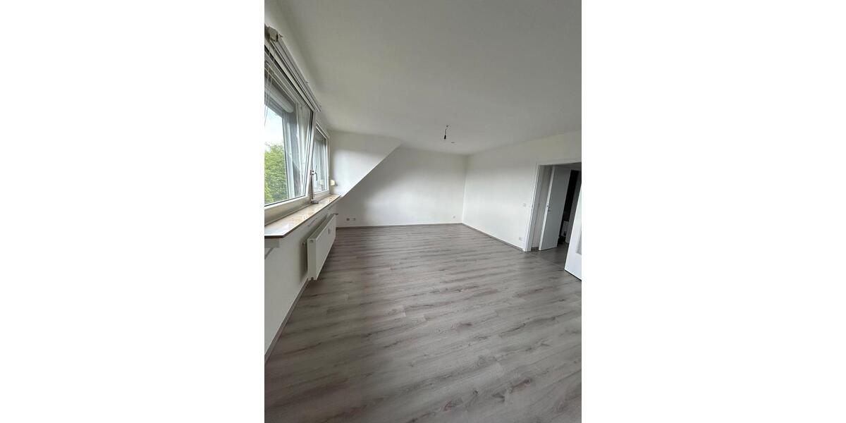 Dachgeschoßwohnung Oberhausen Biefang - 3.5 Zimmer, 67 m&sup2;, 700&euro; | Angebot:26322754