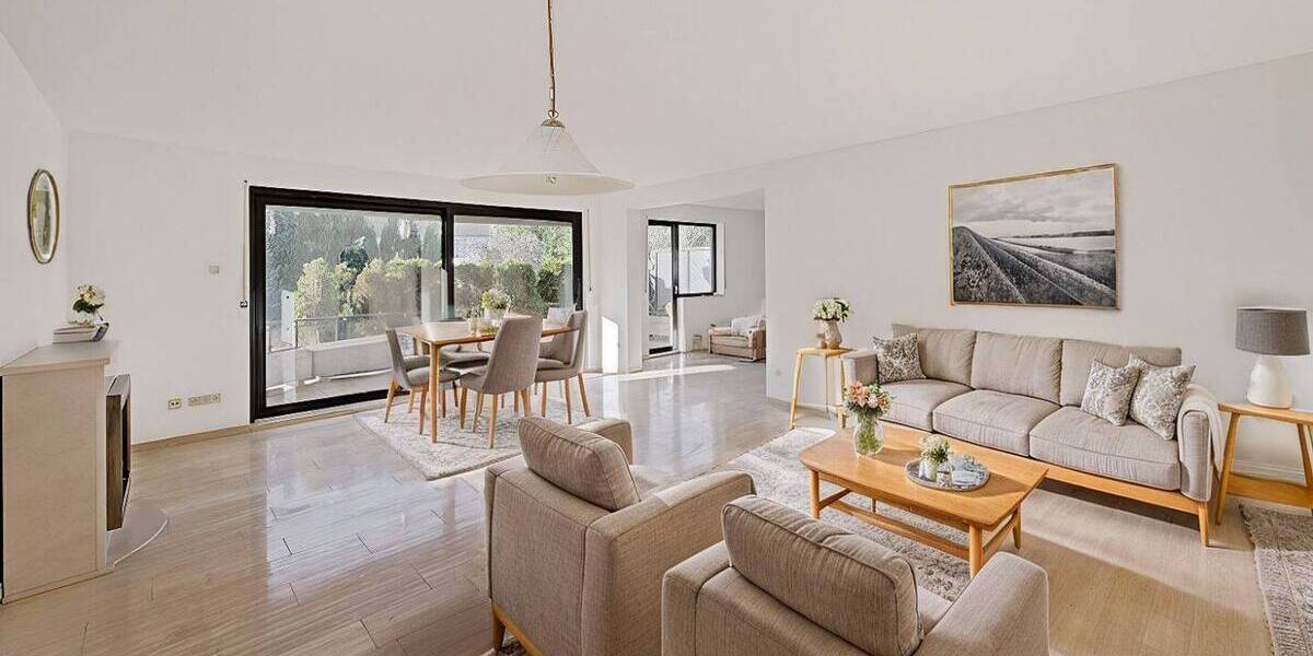 Großzügig geschnittene Wohnung mit sonnigem Balkon 4 zimmer