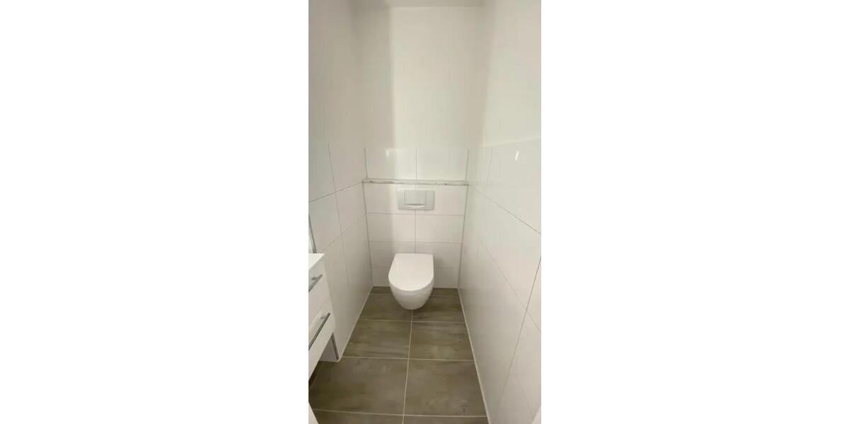 Dachgeschoßwohnung Essen Stadtbezirk V - 2.5 Zimmer, 71 m&sup2;, 689&euro; | Angebot:26337672