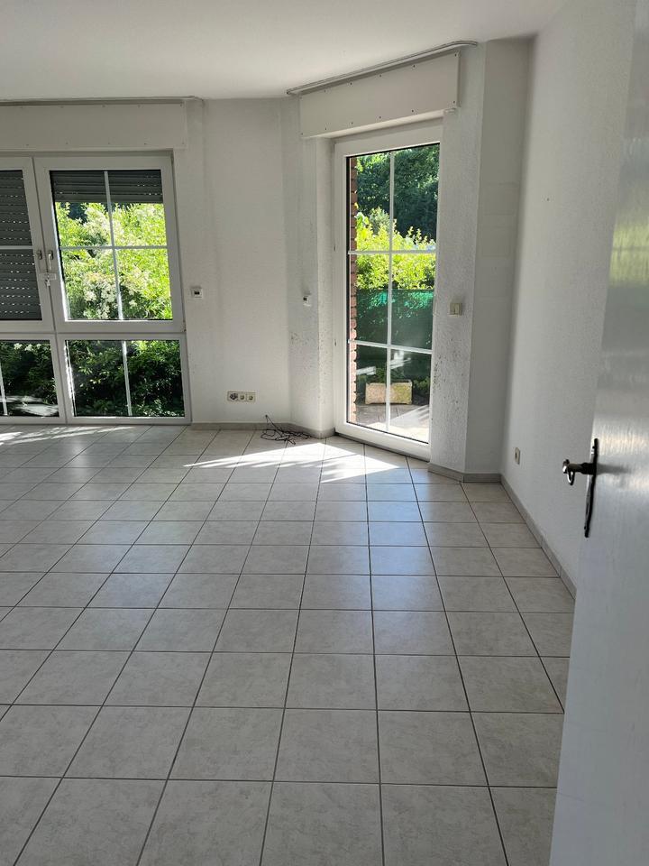 Freie Erdgeschosswohnung 3,5 Raum mit Terrasse und Garage zimmer