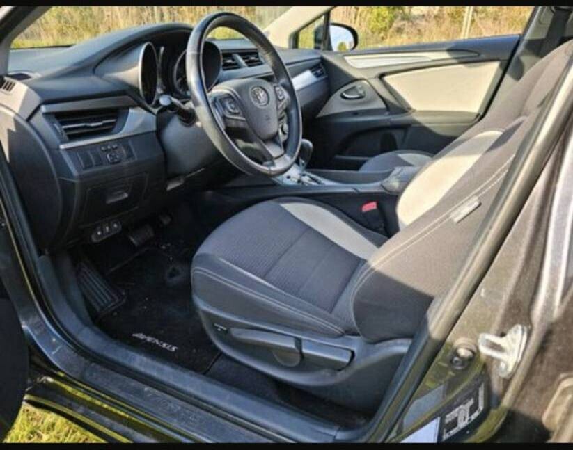 Toyota Avensis 195.000 km 7.900 € Essen 45121