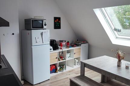 Geräumiges WG-Zimmer in saniertem Altbau im Herzen der Stadt