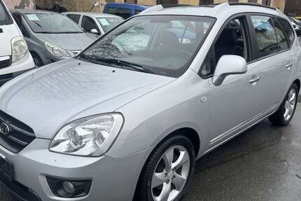 Kia Carens 180.000 km 2.699 &euro; Dortmund 44147