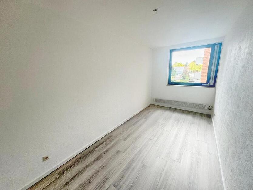 Renovierte Wohnung mit Balkon, Garten und Tiefgarage direkt am Schlosspark Strünkede zimmer