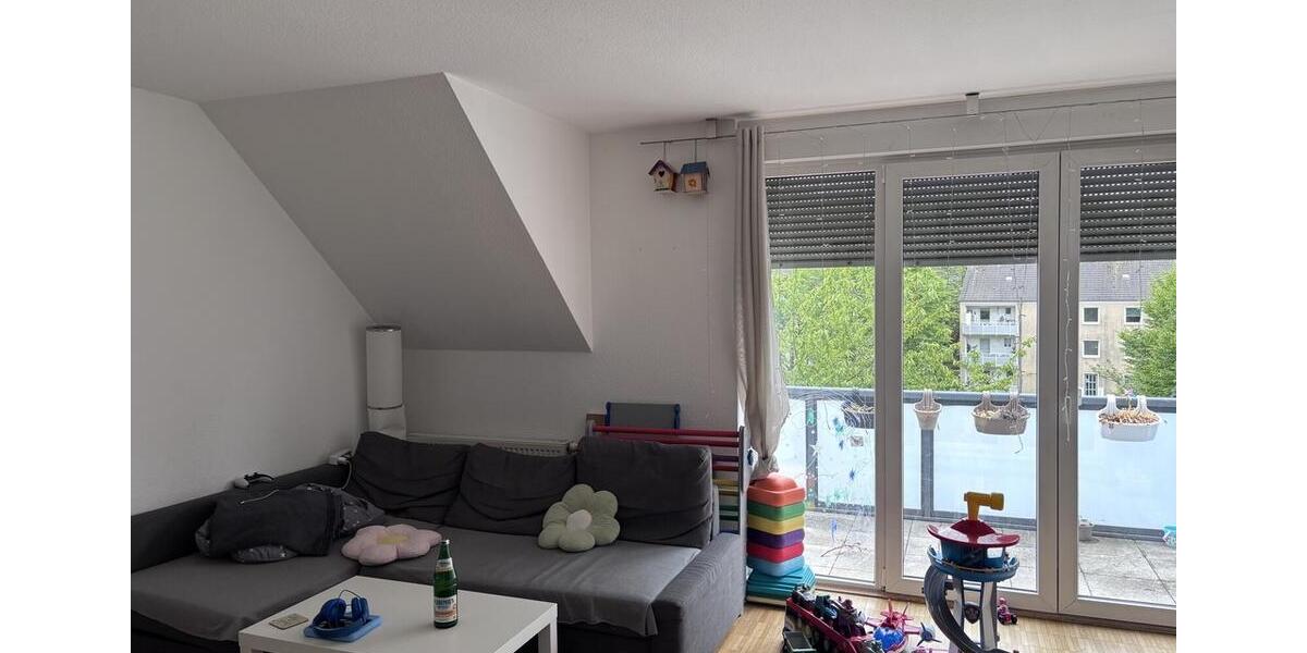 Dachgeschoßwohnung Gelsenkirchen Gelsenkirchen-Mitte - 3.5 Zimmer, 72 m&sup2;, 638&euro; | Angebot:26583577