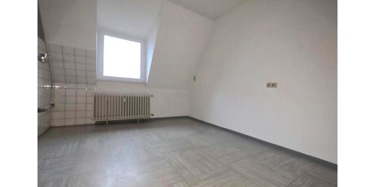 Altbau-Charme: 4,5 Zi. mit Echtholzparkett & sep. Home-Office-Zimmer in Top-Lage (Stadtwald-Nähe) 4 zimmer