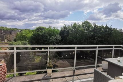 Helle 2 Zi DG-Wohnung in ruhiger zentraler Lage mit Traum-Dachterrasse
