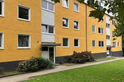 3 Zimmer, Balkon, 2 Obergeschoss in Sackgassenlage zimmer