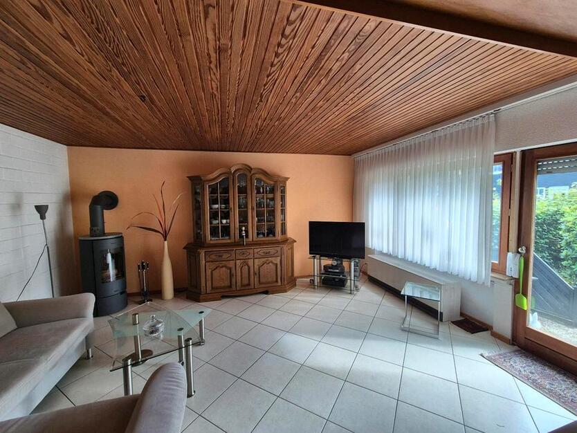 Wohnung im Zweifamilienhaus zu vermieten zimmer