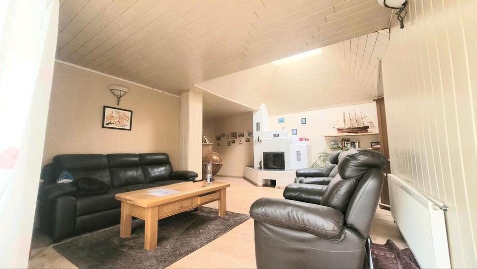 Freie 4 Zimmer-EG-Wohnung +Mieteinnahmen von 4 Wohnungen+4Garagen zimmer