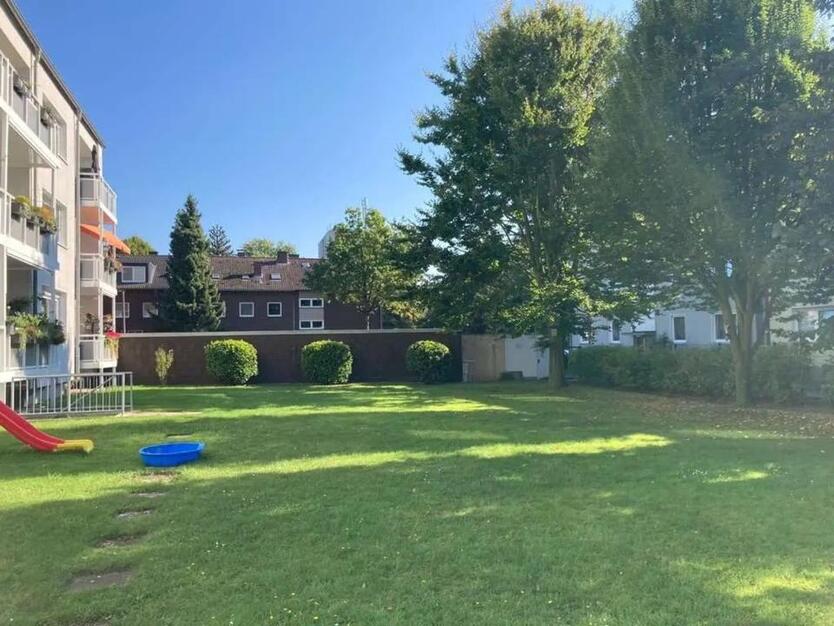 2,5-Zimmer-Dachgeschosswohnung zzgl. Kfz-Stellplatz ab 01.01.2026 zimmer