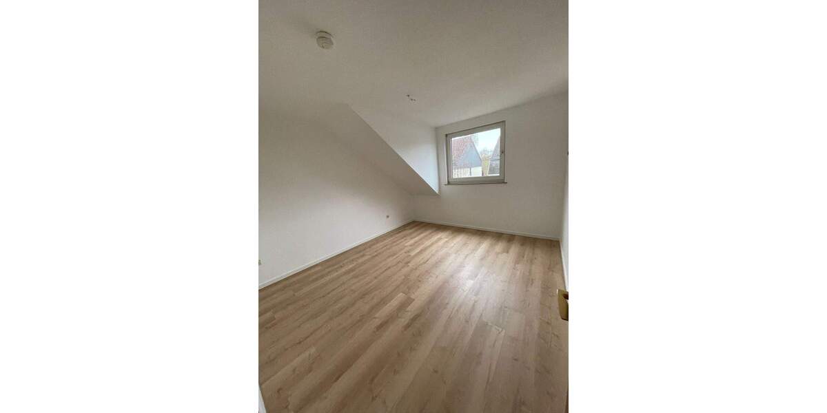 Etagenwohnung Bochum Harpen - 2 Zimmer, 83 m&sup2;, 664&euro; | Angebot:23947430