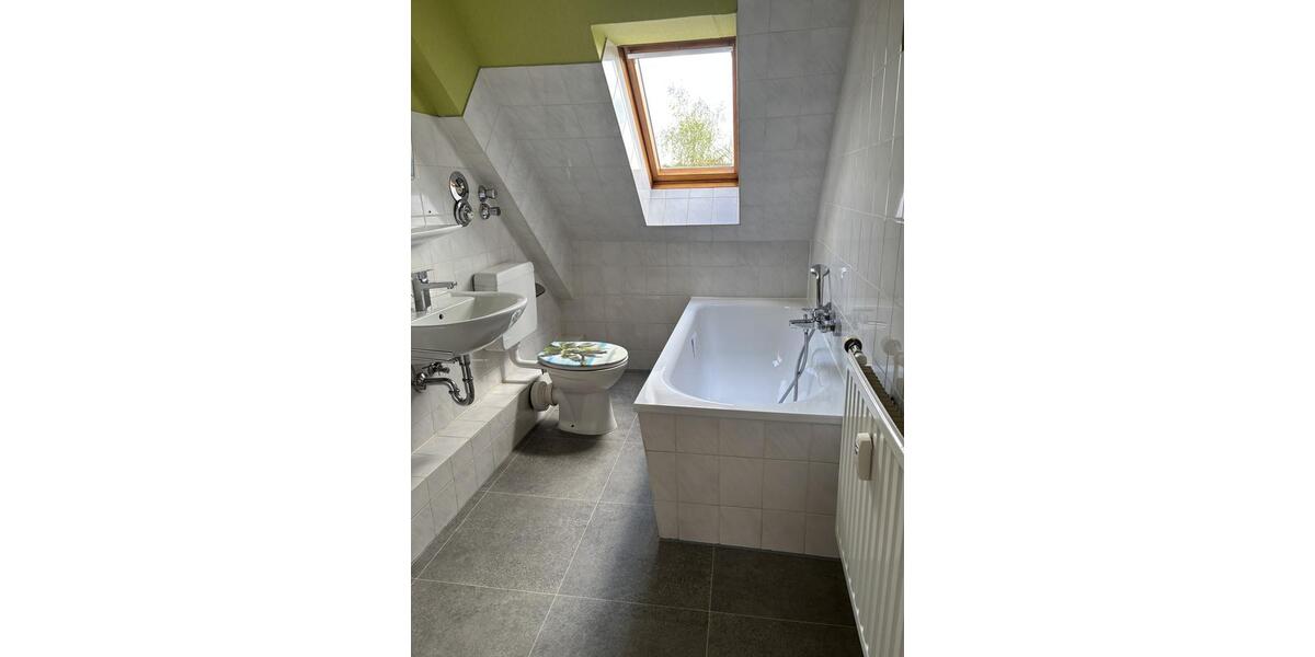 Dachgeschoßwohnung Gelsenkirchen Gelsenkirchen-Nord - 3.5 Zimmer, 66 m&sup2;, 299&euro; | Angebot:26433792