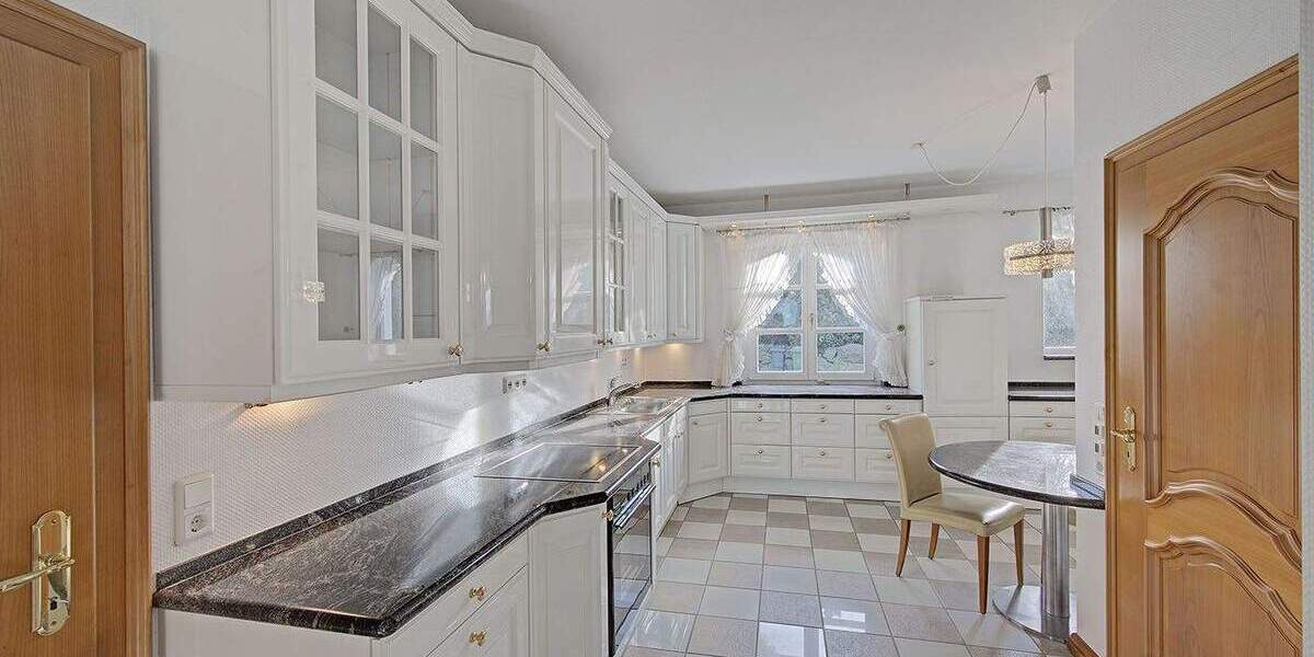 Etagenwohnung Herdecke - 4 Zimmer, 175 m&sup2;, 2.600&euro; | Angebot:25685362