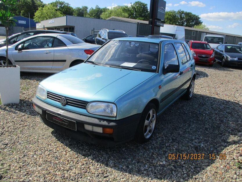 VW Golf 121.584 km 2.499 € Selm 59379