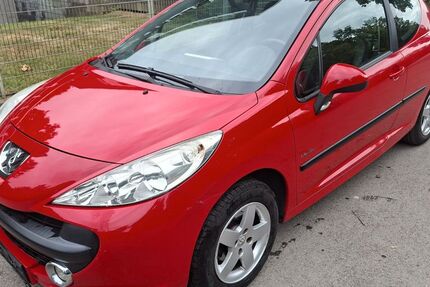 Peugeot 207 207.000 km 2.499 &euro; Essen 45279