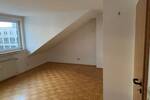 Schöne Dachgeschoßwohnung mitten in der Stadt