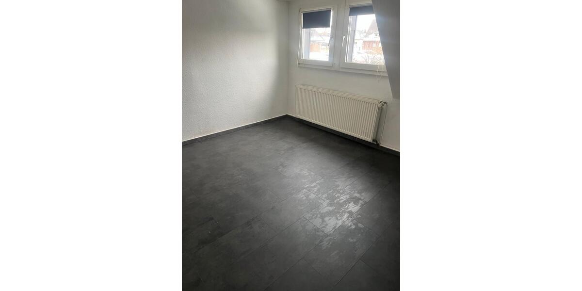 Dachgeschoßwohnung Oberhausen Biefang - 3.5 Zimmer, 78 m&sup2;, 750&euro; | Angebot:24480098