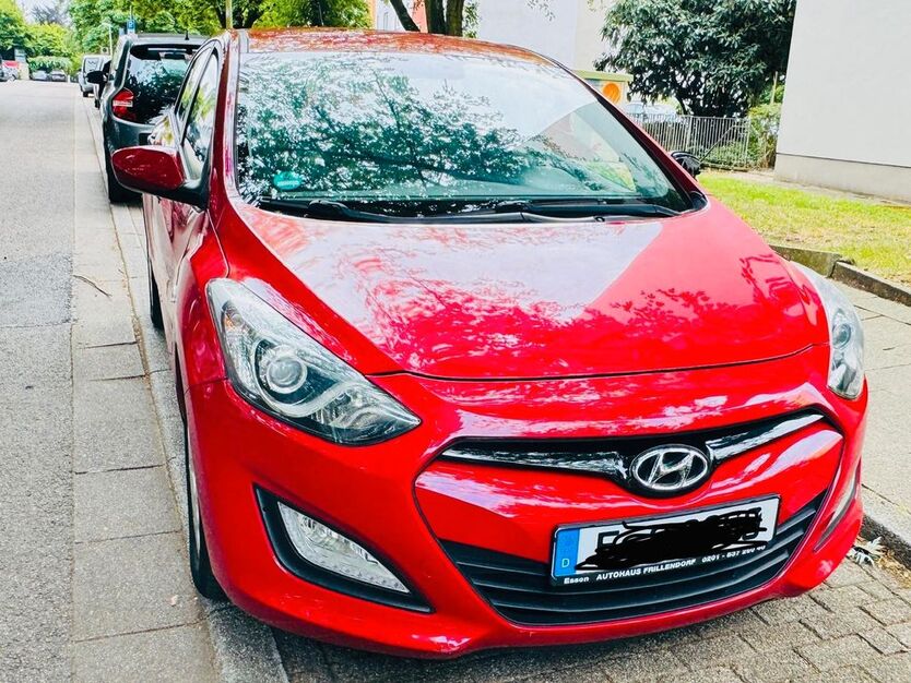 Hyundai i30 121.351 km 4.680 € Essen 45131