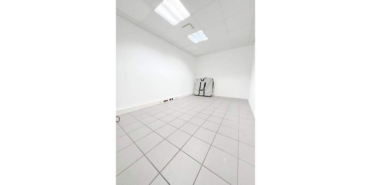 Gewerbeobjekt Oberhausen Osterfeld-West - 3 Zimmer, 895&euro; | Angebot:24992688