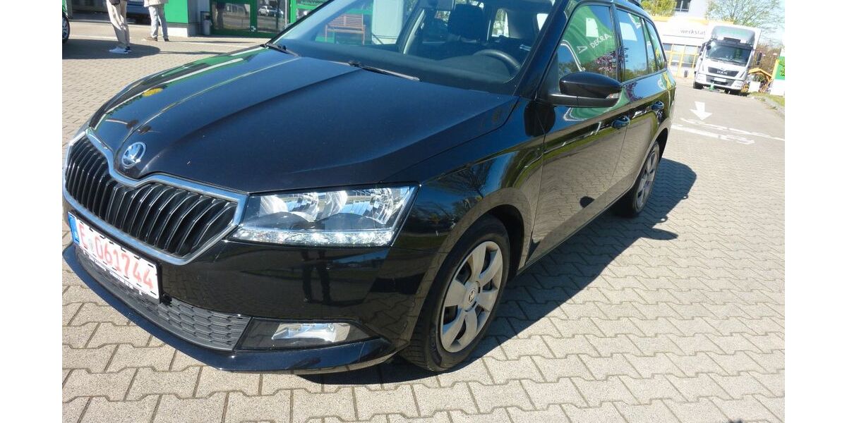 Skoda Fabia 158.000 km 5.950 &euro; Essen 45144