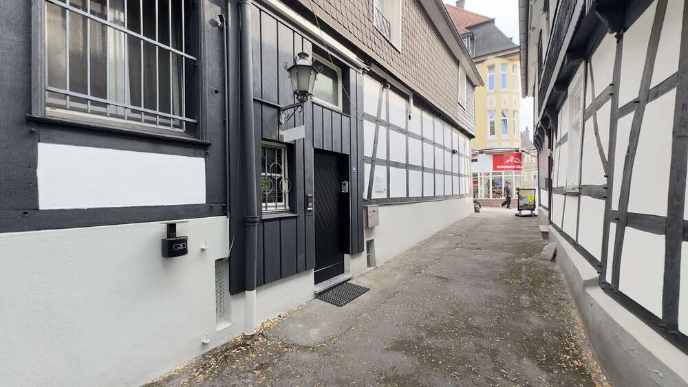 Charmante 2,5-Zimmer-Dachgeschosswohnung in Hattingens Altstadt mit hohen Decken und Komfort - Dachgeschoßwohnung Hattingen | Angebot:27365948