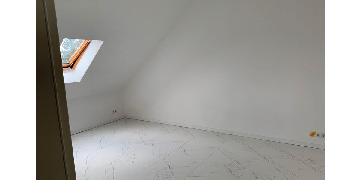 Dachgeschoßwohnung Mülheim an der Ruhr Rechtsruhr-Nord - 3.5 Zimmer, 85 m&sup2;, 850&euro; | Angebot:26120917