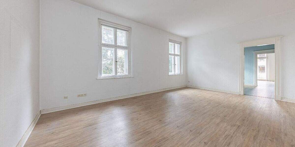 Mit Erbpacht: Zweifamilienhaus mit zwei Eingängen sowie tollem Garten und Garage in beliebter Lage 9 zimmer