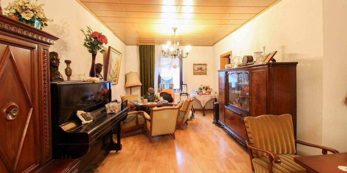 Mehrfamilienhaus, Wohnhaus Bochum Laer - 6 Zimmer, 211 m&sup2;, 349.000&euro; | Angebot:24974879