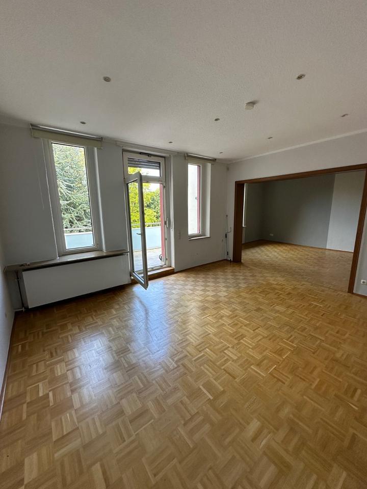 kernsanierte Altbauwohnung im 1.OG zimmer