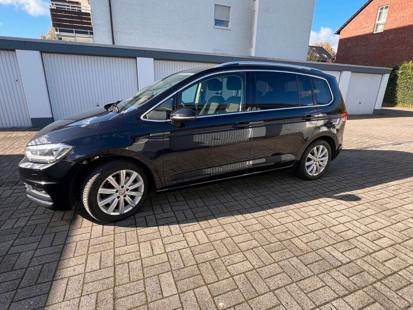 VW Touran 88.000 km 18.750 € Bochum 44894