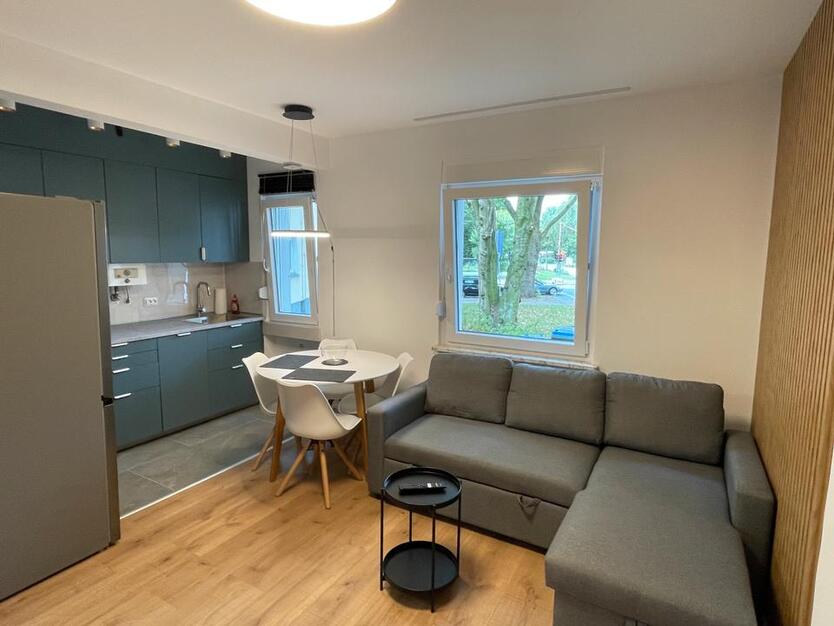 Exclusiv möbilierte Wohnung. Zentrale Lage zimmer