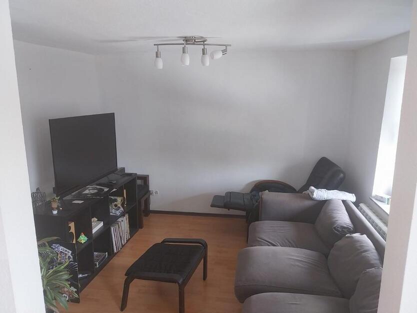 Schöne helle Dachgeschoßwohnung mit guter Anbindung