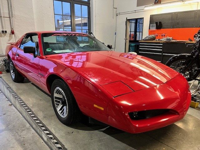 Pontiac Firebird 144.466 km 9.990 &euro; Bochum 44866