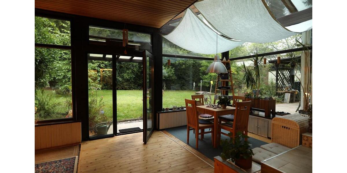 Haus zu verkaufen - 70er Jahre Bungalow am Haardrand 8 zimmer