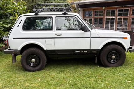 Lada Niva 88.550 km 9.500 &euro; Essen 45277