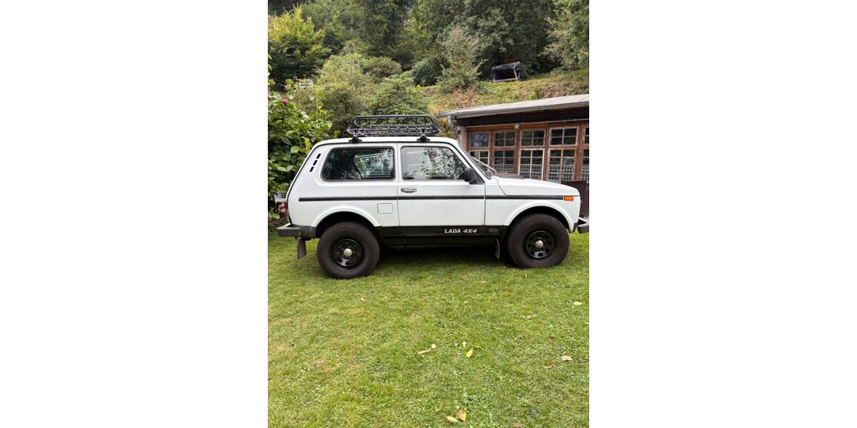 Lada Niva 88.550 km 9.500 &euro; Essen 45277