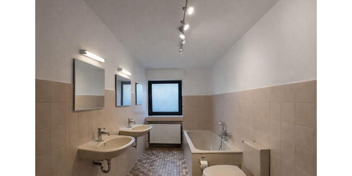 Erdgeschoßwohnung Oberhausen Biefang - 3 Zimmer, 100 m&sup2;, 1.150&euro; | Angebot:24780186