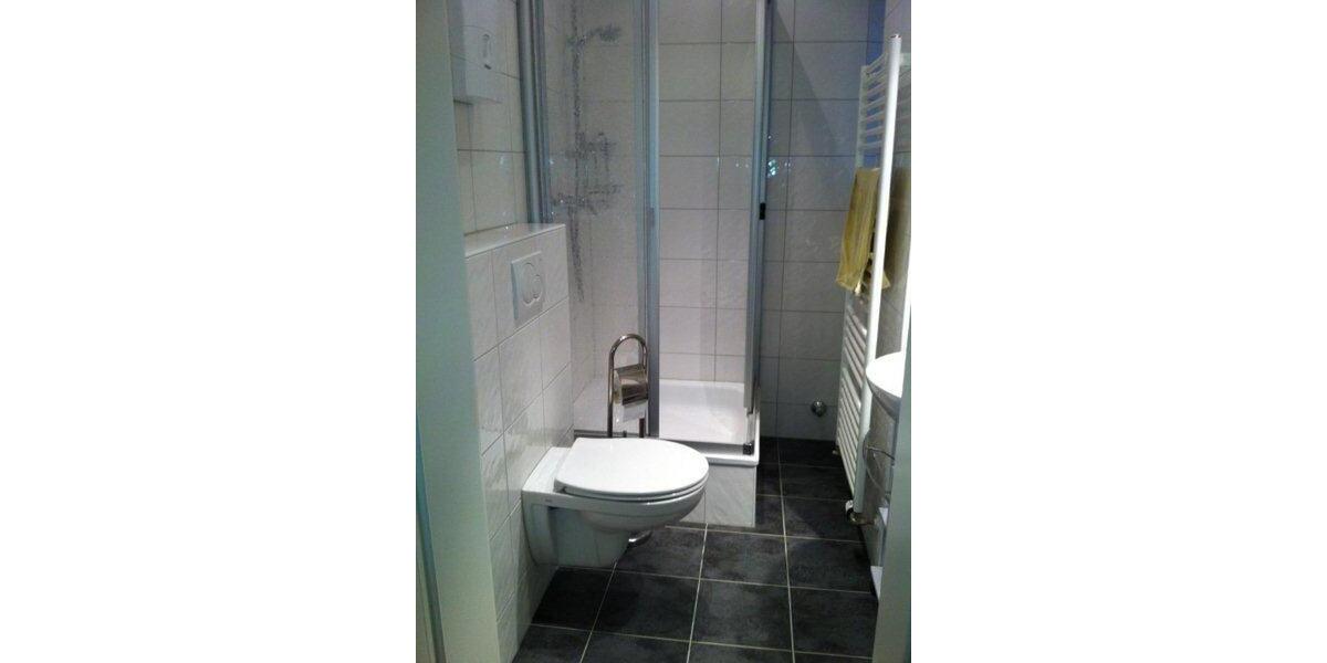 Etagenwohnung Essen Südviertel - 1 Zimmer, 20 m&sup2;, 320&euro; | Angebot:26334952