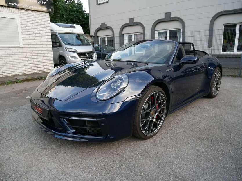 911
