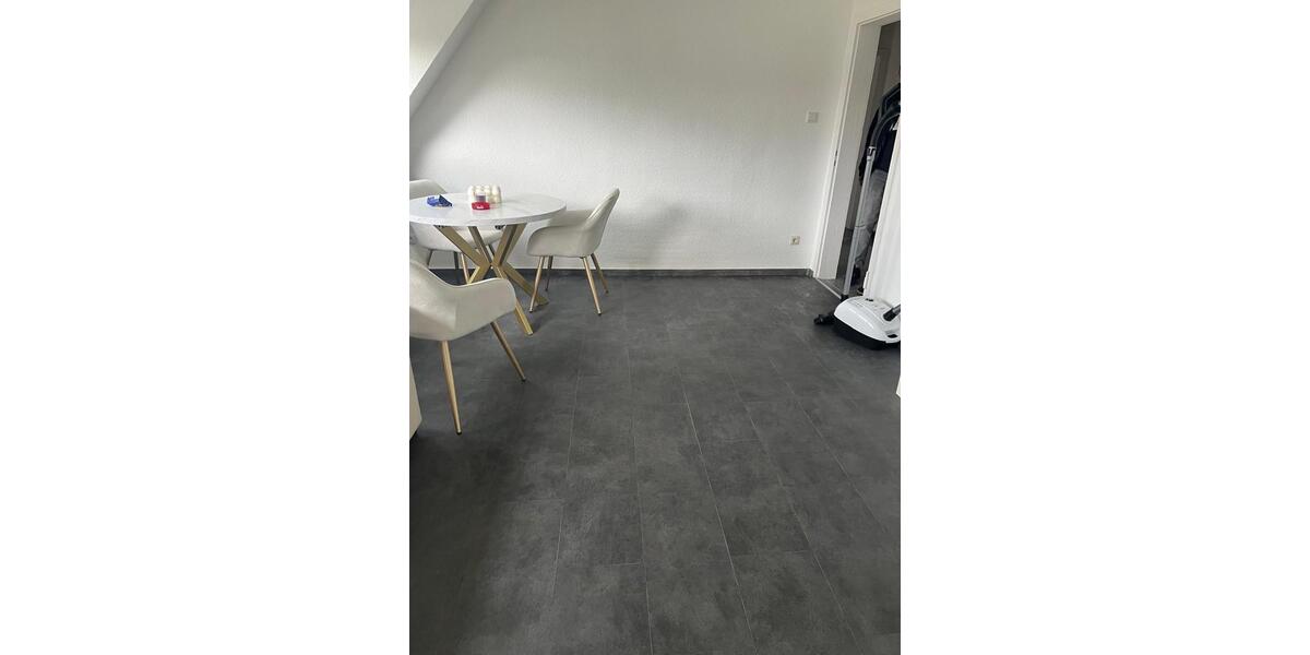 Dachgeschoßwohnung Oberhausen Biefang - 3.5 Zimmer, 78 m&sup2;, 750&euro; | Angebot:24480098